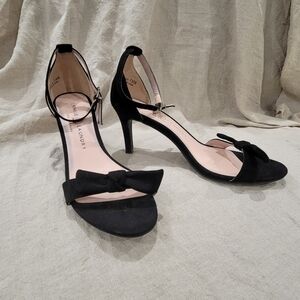 Chinese Laundry Black Heels with Bow Accent